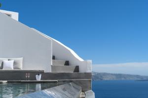 Echoes Luxury Suites Santorini Greece