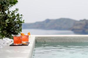 Echoes Luxury Suites Santorini Greece