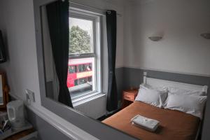 Double Room (1 - 2 Adults) room in Hotel 261