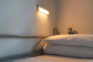 Bed in 4-Bed Mixed Dorm Shared Bathroom room in Safestay Passeig de Gràcia