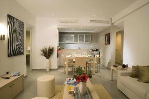 Blue Lagoon Kosher Hotel (by Capital Coast Resort & Spa)