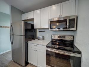 Two-Bedroom Apartment room in El Constante 233 by Padre Escapes