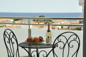 Apartma Comfortable beach apartment with charming sea view Blanes &Scaron;panija