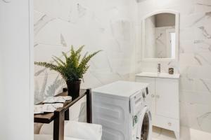 Bright Vilnius Old Town Apartment