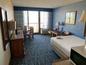 Capes Hotel in Virginia Beach (VA) - Room Deals, Photos & Reviews