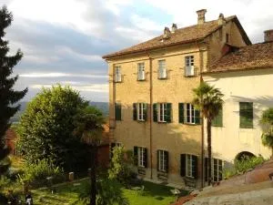 里尔卡斯特罗旅馆 - 格林扎内卡武尔