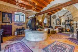 Trappeto Dellago with sea view, pool, parking & wi-fi