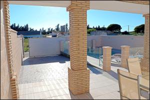 Chalet PeƱuelas con piscina