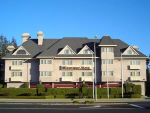 Woodcrest Hotel image 1