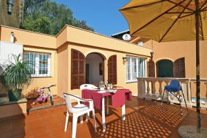 One-Bedroom Apartment with Terrace (3 Adults) - 121, Strada Comunale Poggi room in Appartamenti Villa Chiara