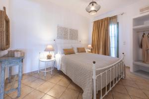 Mirabeli Apartments & Suites Milos Greece