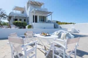 Mirabeli Apartments & Suites Milos Greece