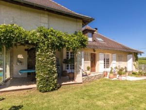 Villas Cozy Villa in Saint Bonnet la Rivi re with Swimming Pool : photos des chambres