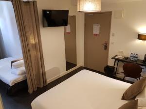 Hotels Hotel Au Bon Coin : Chambre Triple