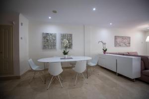 Luxury apartment at Lomas del Rey, Puente Romano