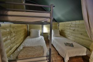 Campings Camping Du Paquier Fane : photos des chambres