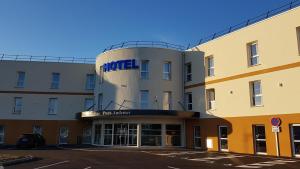 Hotels The Originals City, Hotel Acadine, Pont-Audemer : photos des chambres