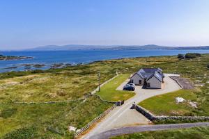 Holiday Home Roundstone - EIR021028-F