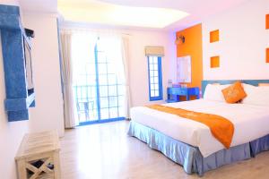 Phòng Đôi Nhìn ra Phía Biển (Side Sea View Double Room)