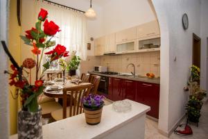emanuel apartman
