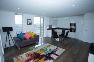 HIGH VIEW TWO BEDROOM APARTMENT IN WOOLWICH - 3hvězdičkové hotely ve městě Londýn