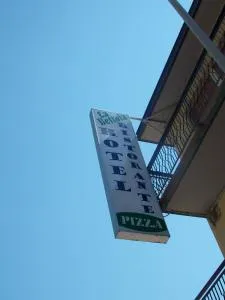 拉贝特托拉餐厅酒店 - 萨索马可尼