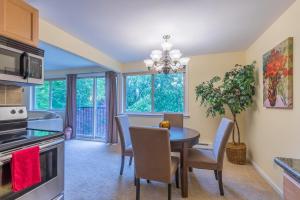 the Juliet, Best Area, 2 Bedrooms, WD, Jacuzzi Bath, New Carpet, 825sf