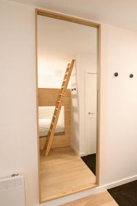 Studio zwembad met frontaal zeezicht