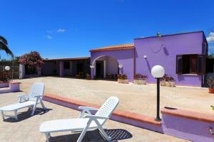 VILLA VIOLA CON PISCINA A TIGGIANO in PUGLIA SALENTO di VACANZELAROSA