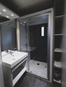 Campings Camping Les Oliviers : photos des chambres
