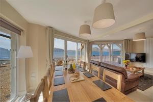 Beach Houses with Hot Tubs