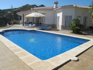 Villa Camakini with heated pool and sea View