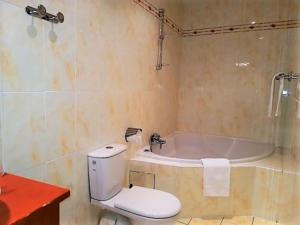 Hotels Hotel Saint-Sauveur : Suite