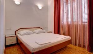 Studio (2 Adults) room in Apartments Boreta II