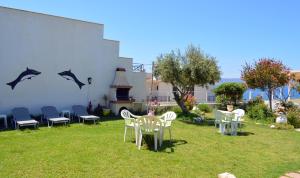 Manos Apartments Chania Greece