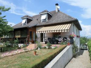 Maisons de vacances Maison avec veranda proche du centre ville : photos des chambres