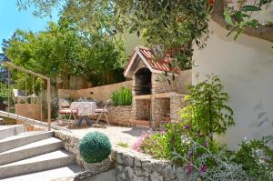 Apartment with a sea view terrace, Čiovo near Trogir