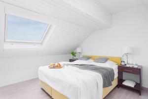 Swiss Star Marc Aurel - Self Check-In