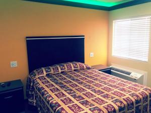 Superior Queen Room room in Central Inn Motel