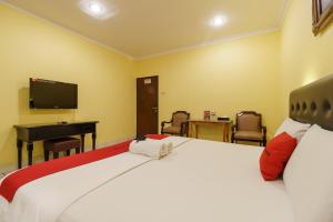 RedDoorz Plus near Ancol