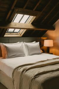 Deluxe Double Room with Bath room in August