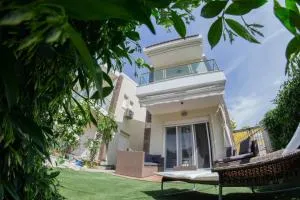 Luxurious seaside vacation home - 尼基季