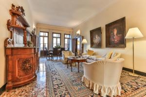 Ca Dei Greci Canal View