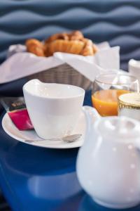 Hotels BRIT HOTEL PRIVILEGE LISIEUX - La Villa des Arts : photos des chambres