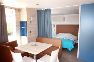 Campings Camping Domaine Du Golfe De Saint Tropez : photos des chambres