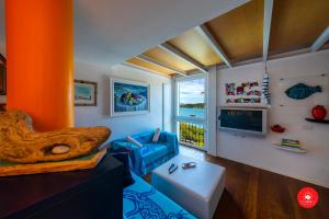 La Casa dagli Occhi Blu