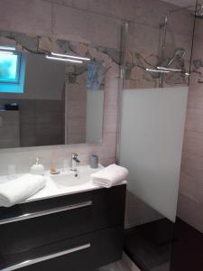 B&B / Chambres d'hotes Villa des Fleurs d'Ajoncs : photos des chambres