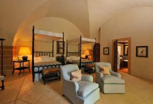 Hotels Chateau de Bagnols : photos des chambres