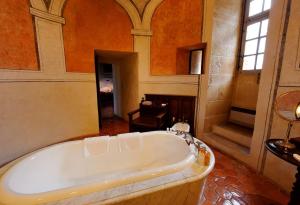 Hotels Chateau de Bagnols : photos des chambres