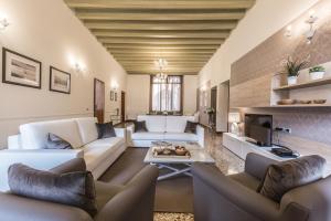 Ca' del Monastero 4 Collection Apartment up to 8 Guests with Lift